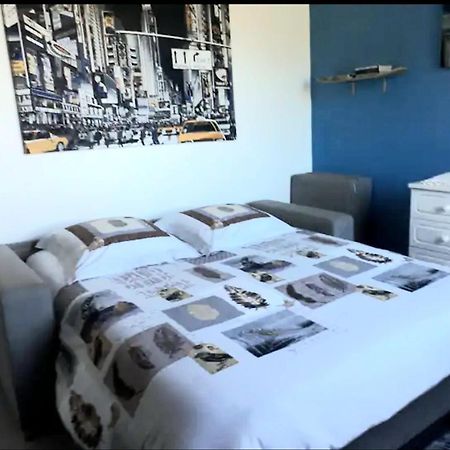 Chambre privée dans maison Le Tampon Extérieur photo
